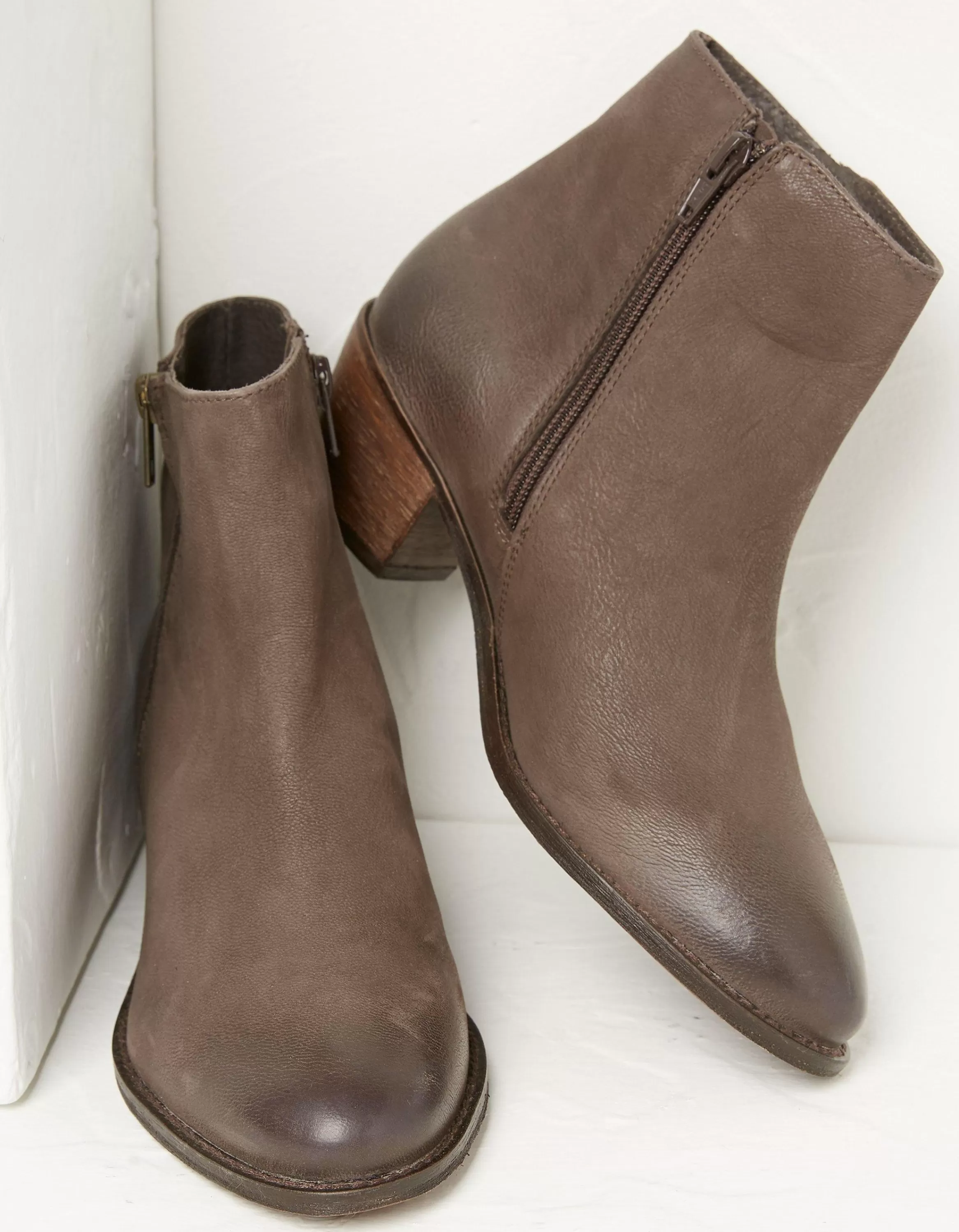 Store FatFace Betsy Zip Detail Ankle Boot Chocolate Brown