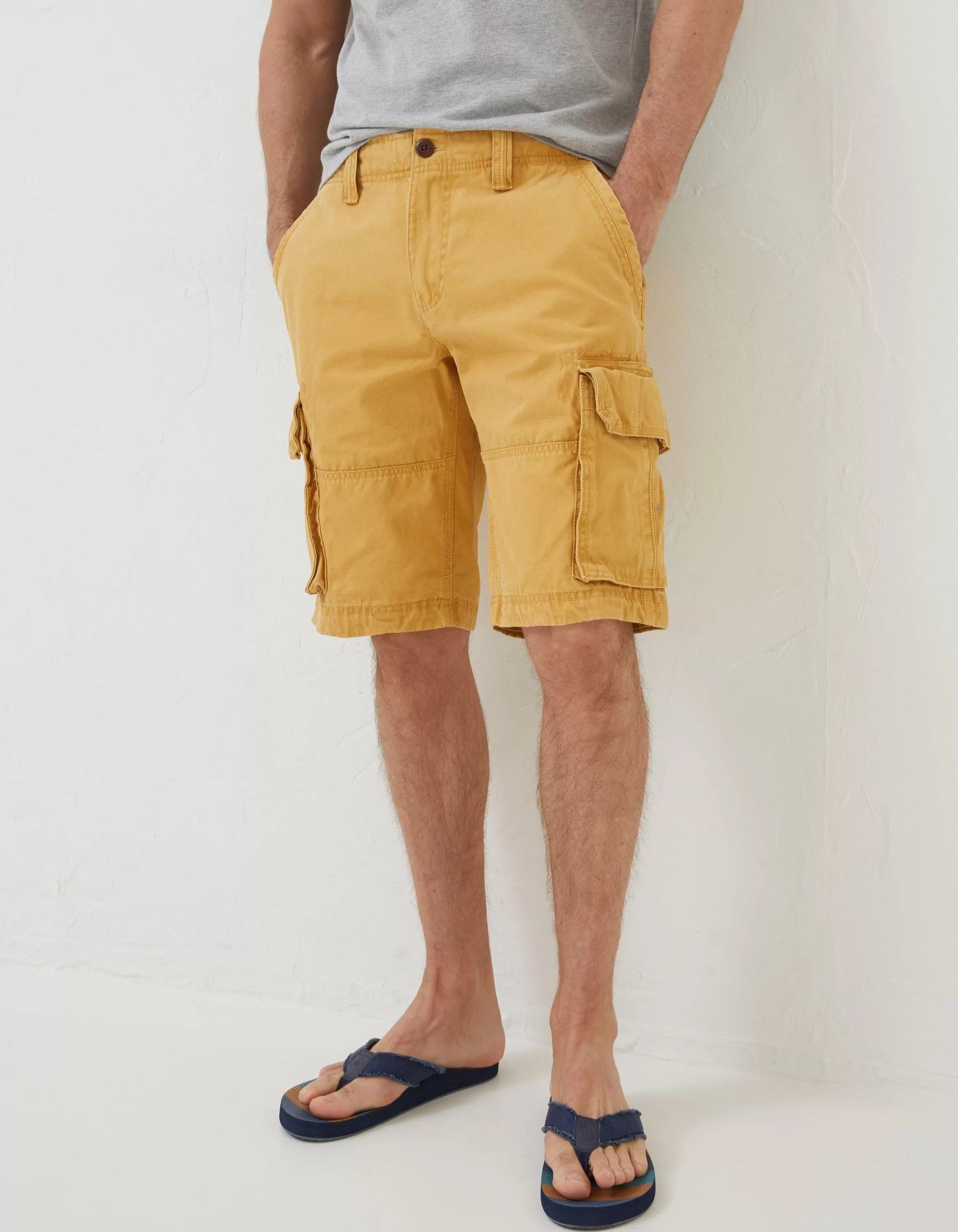 Store FatFace Breakyard Cargo Shorts Golden Yellow