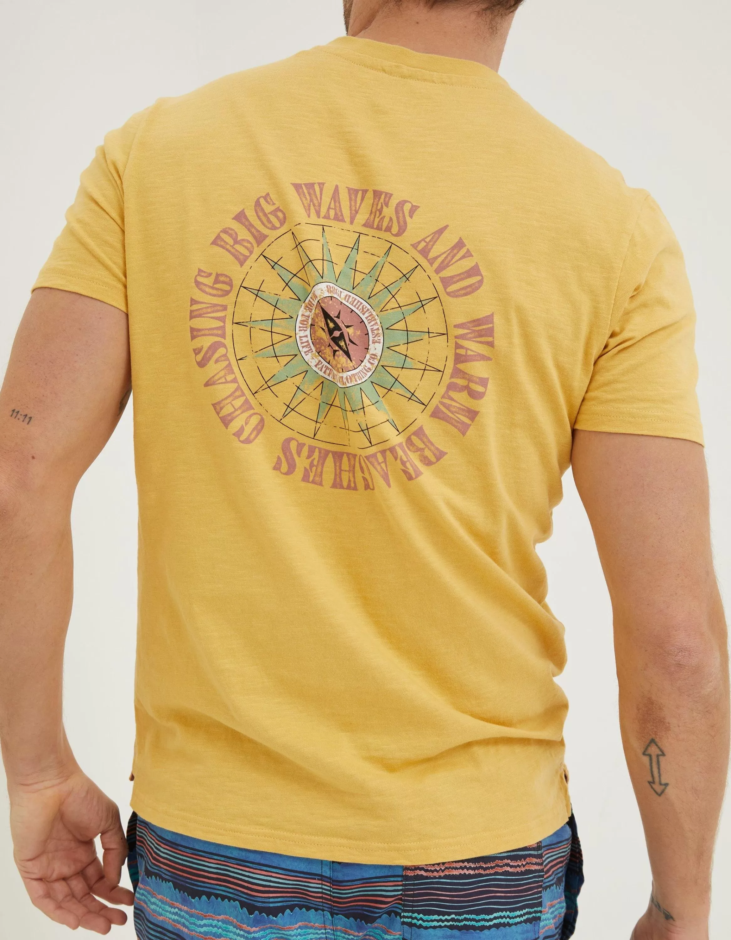 Store FatFace Compass T-Shirt Washed Yellow