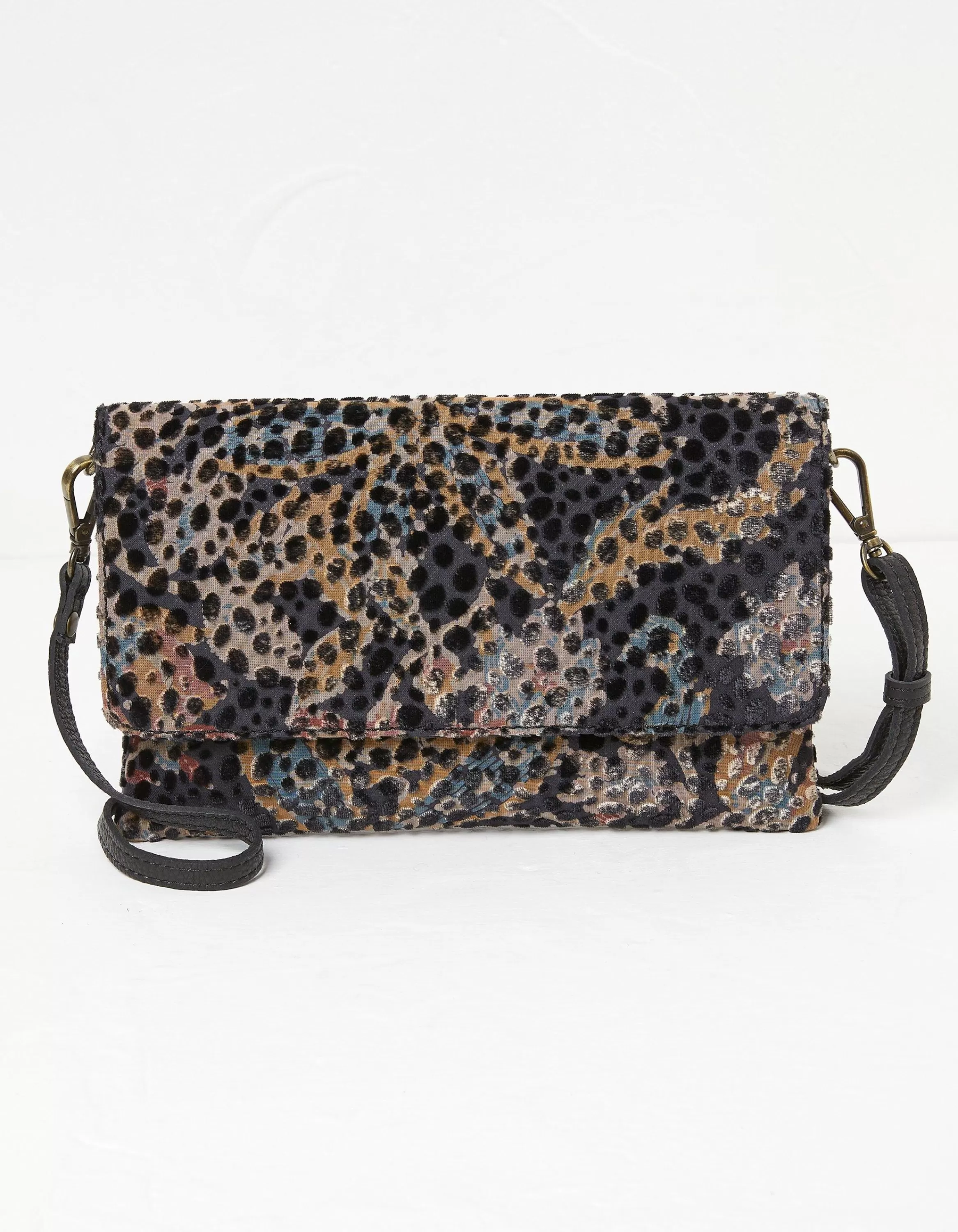 Online FatFace Elena Wristlet Crossbody Bag Black