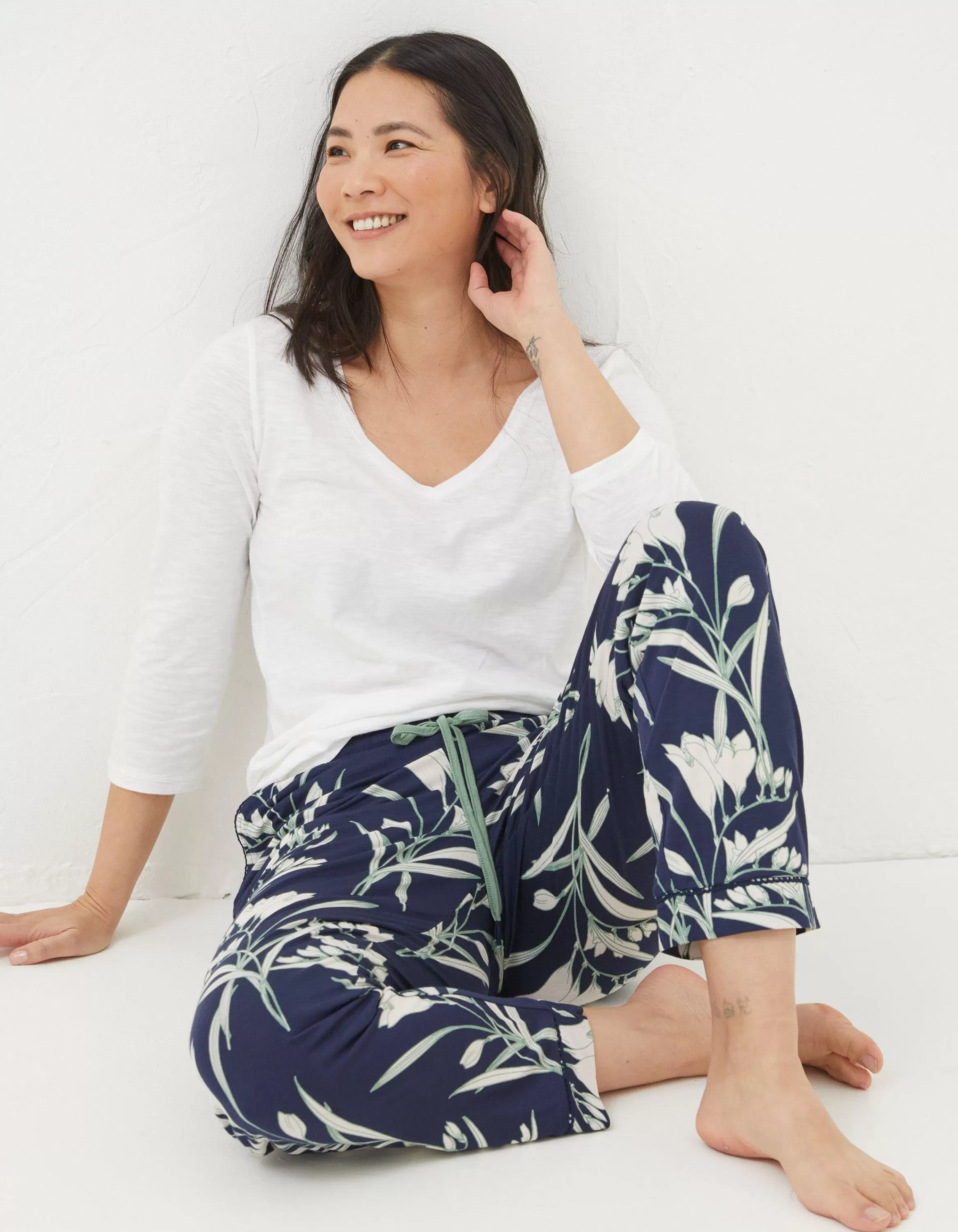 Discount FatFace Eva Spring Blooms Jersey Pyjama Bottoms Navy