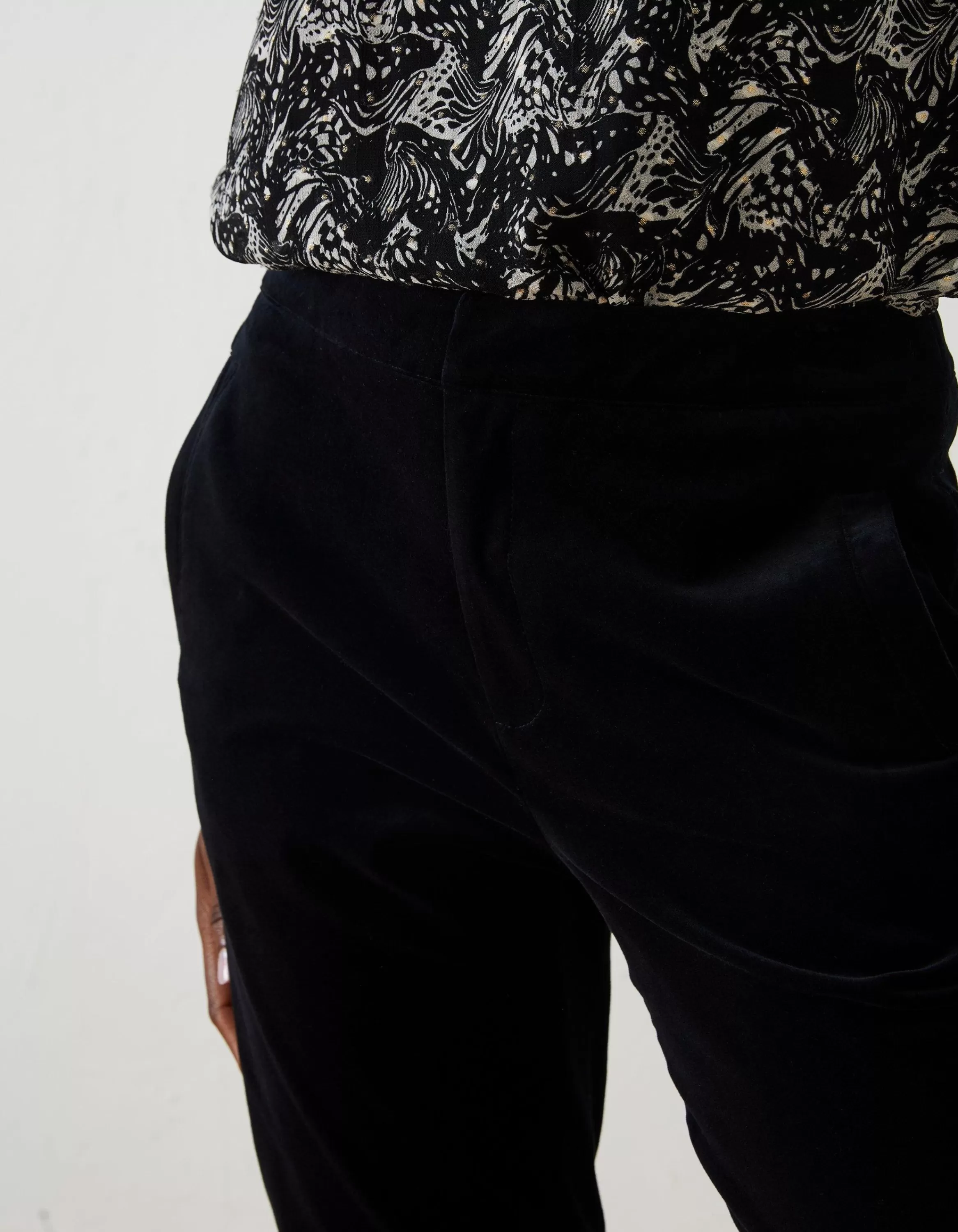 Outlet FatFace Isobelle Velvet Trousers Black