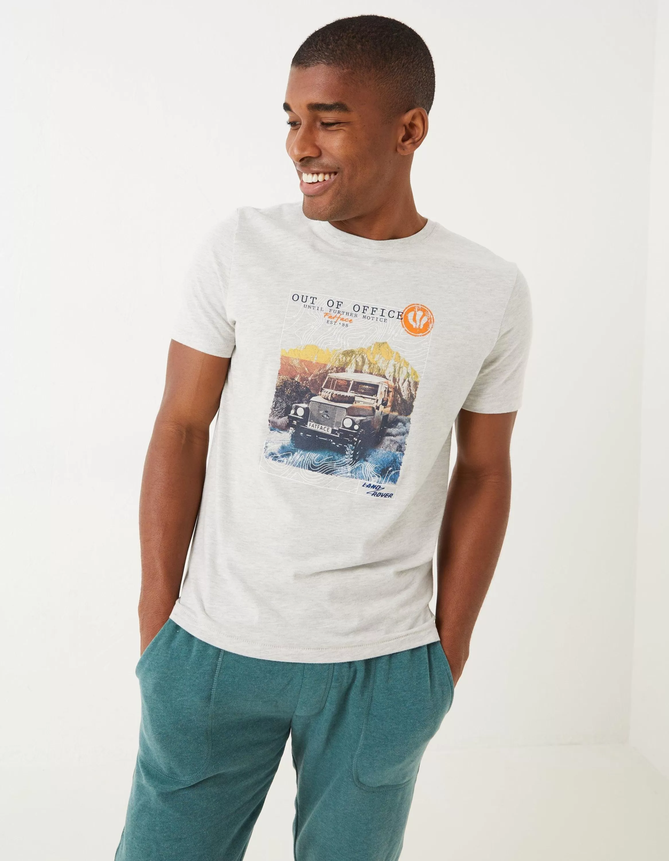 Online FatFace Land Rover Out Of Office T-Shirt Winter Wht