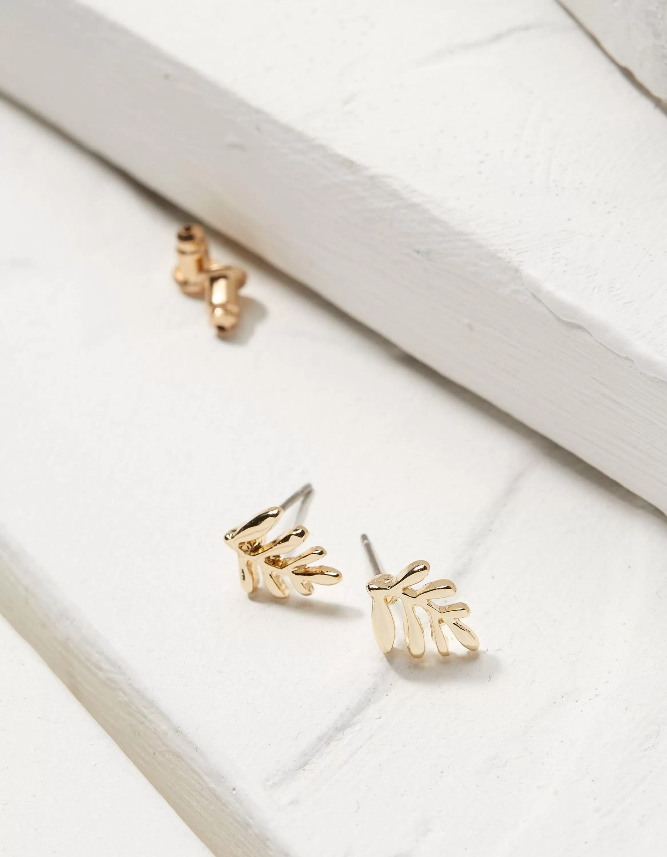 Clearance FatFace Leaf Stud Earrings Gold