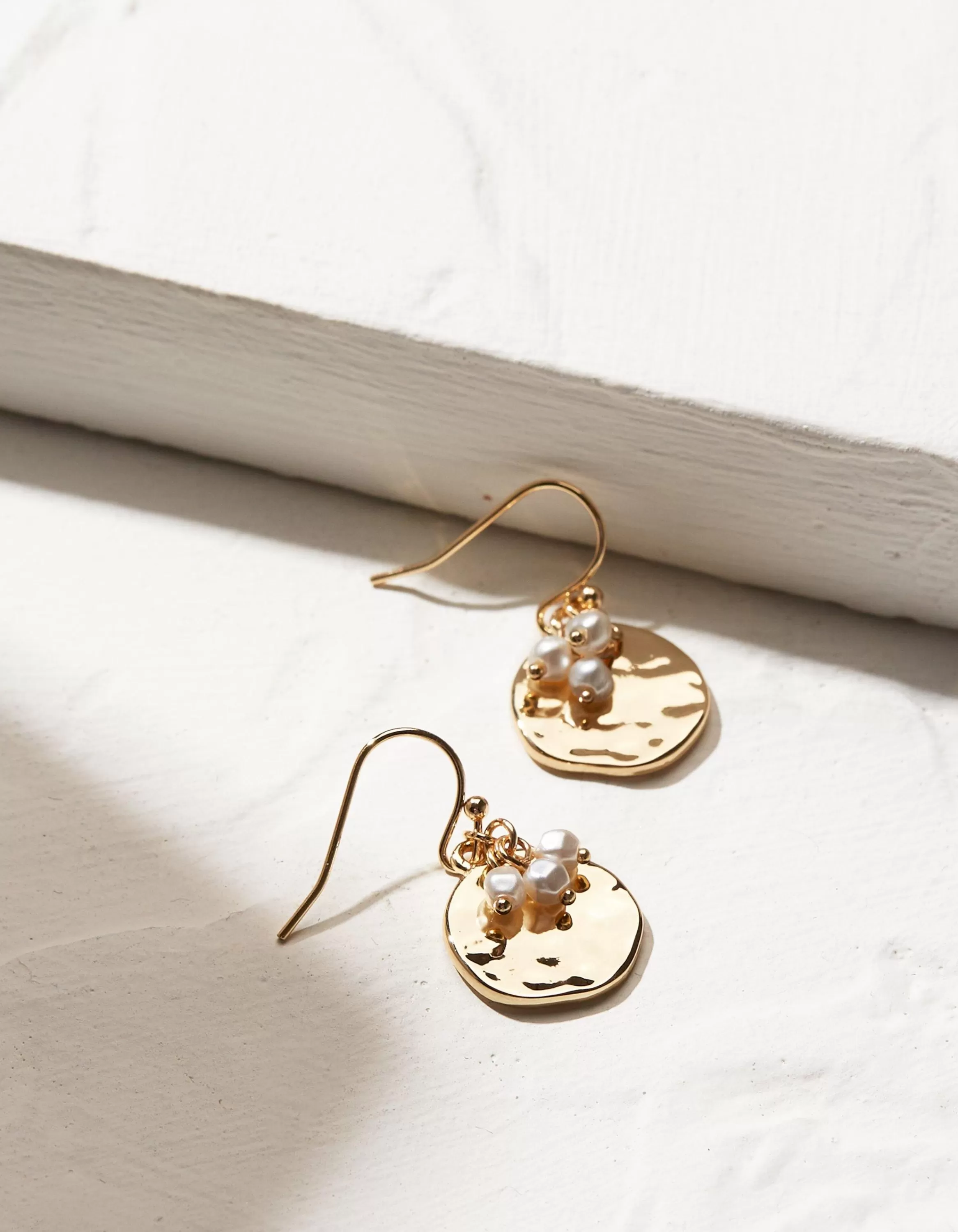 Hot FatFace Pearl And Disc Earrings Gold