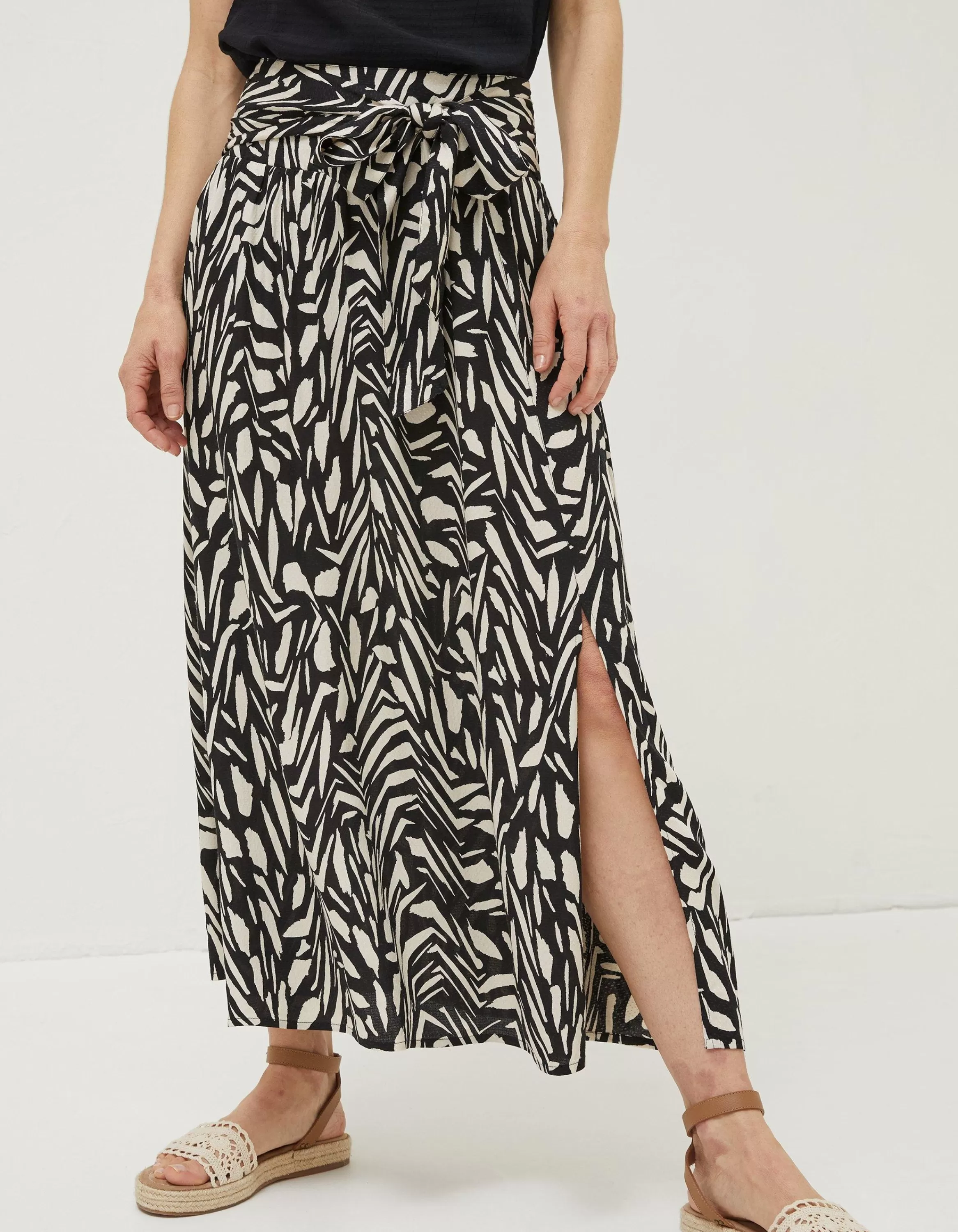 New FatFace Sasha Paintstroke Midi Skirt Black